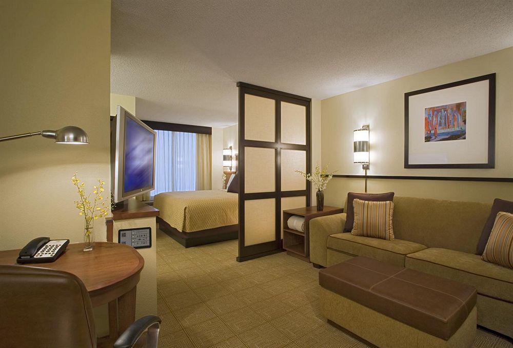 Hyatt Place Greensboro Oda fotoğraf
